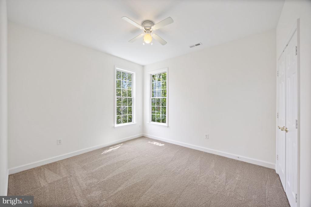 1712 LOCKSLEY LANE