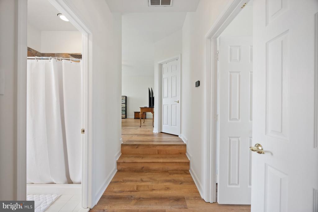 1712 LOCKSLEY LANE