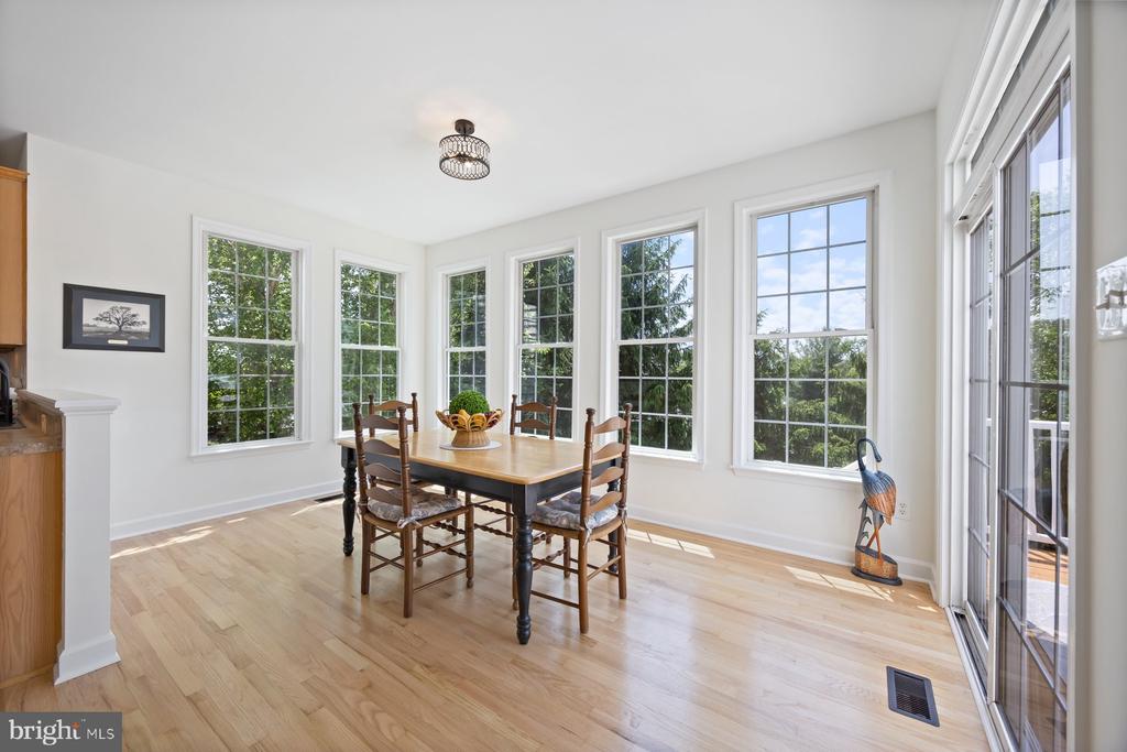 1712 LOCKSLEY LANE