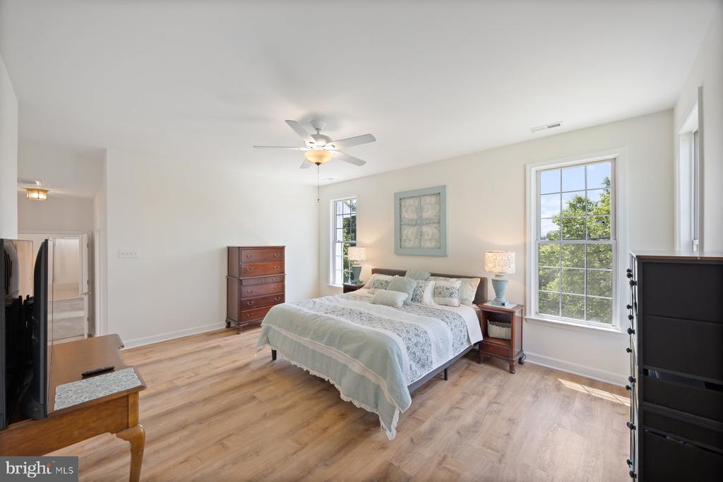 1712 LOCKSLEY LANE