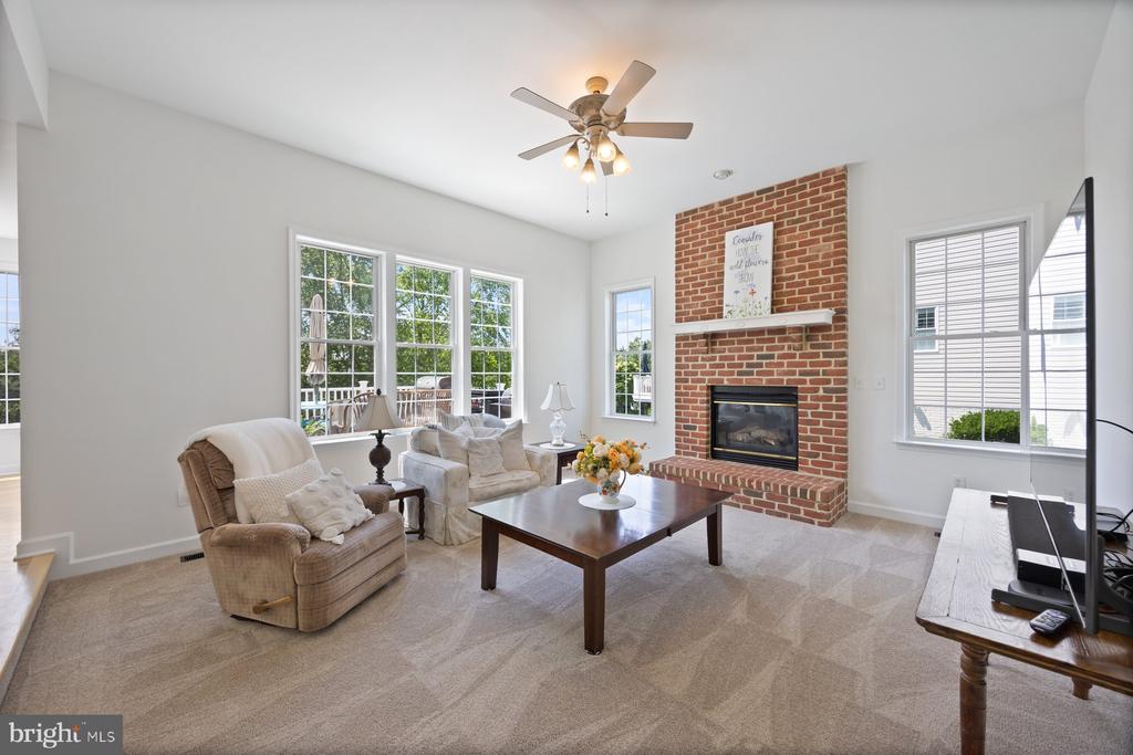 1712 LOCKSLEY LANE
