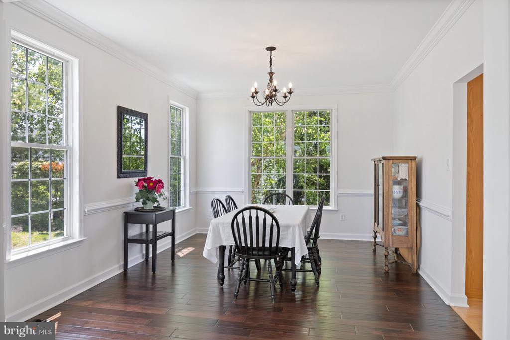 1712 LOCKSLEY LANE