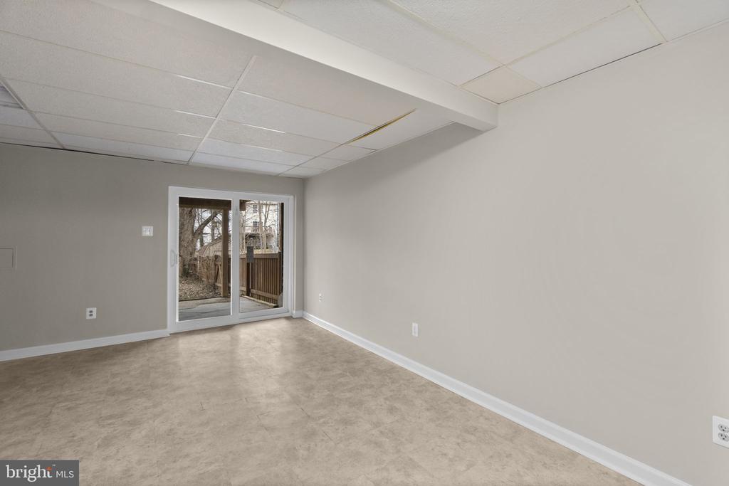 496 SILVER COURT