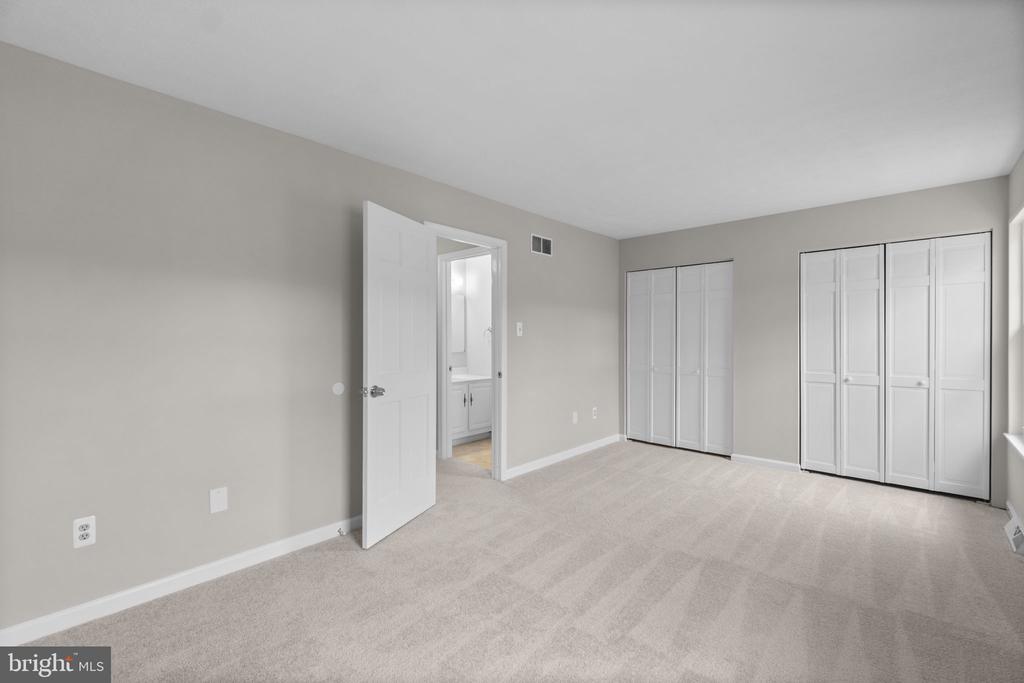 496 SILVER COURT