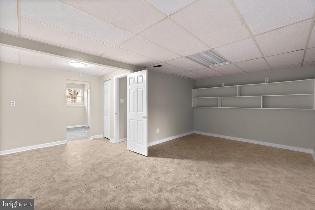 496 SILVER COURT