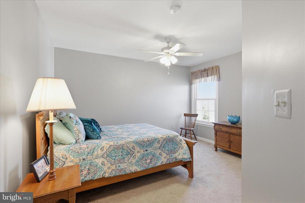 1410 SUMMER SWEET LANE