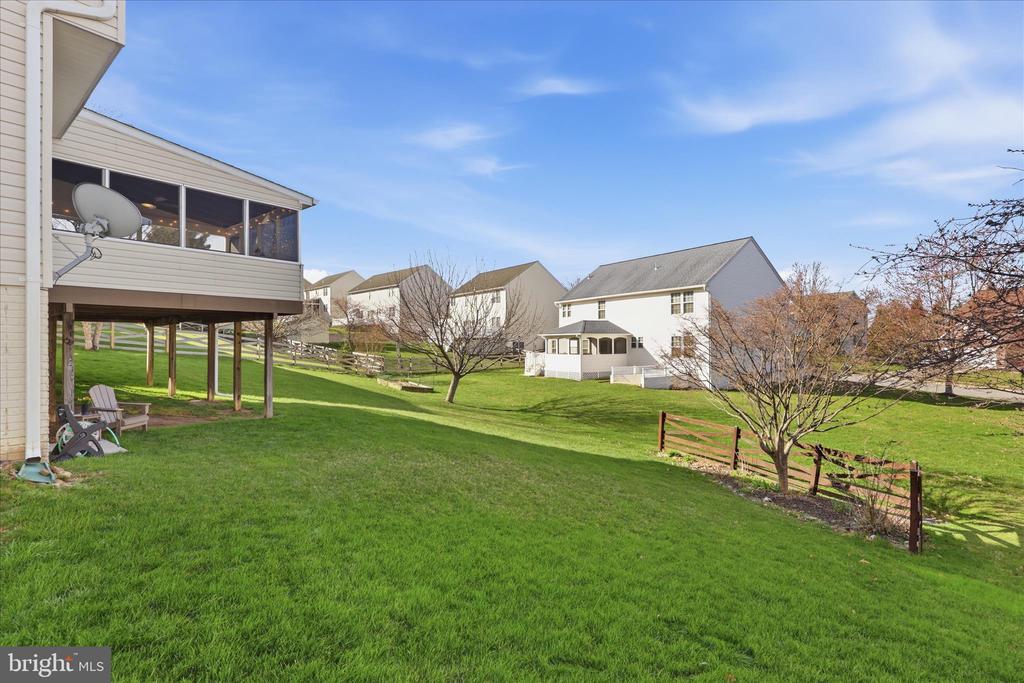1410 SUMMER SWEET LANE