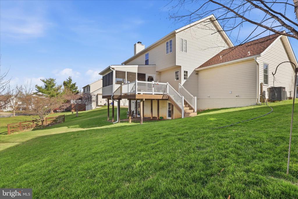1410 SUMMER SWEET LANE