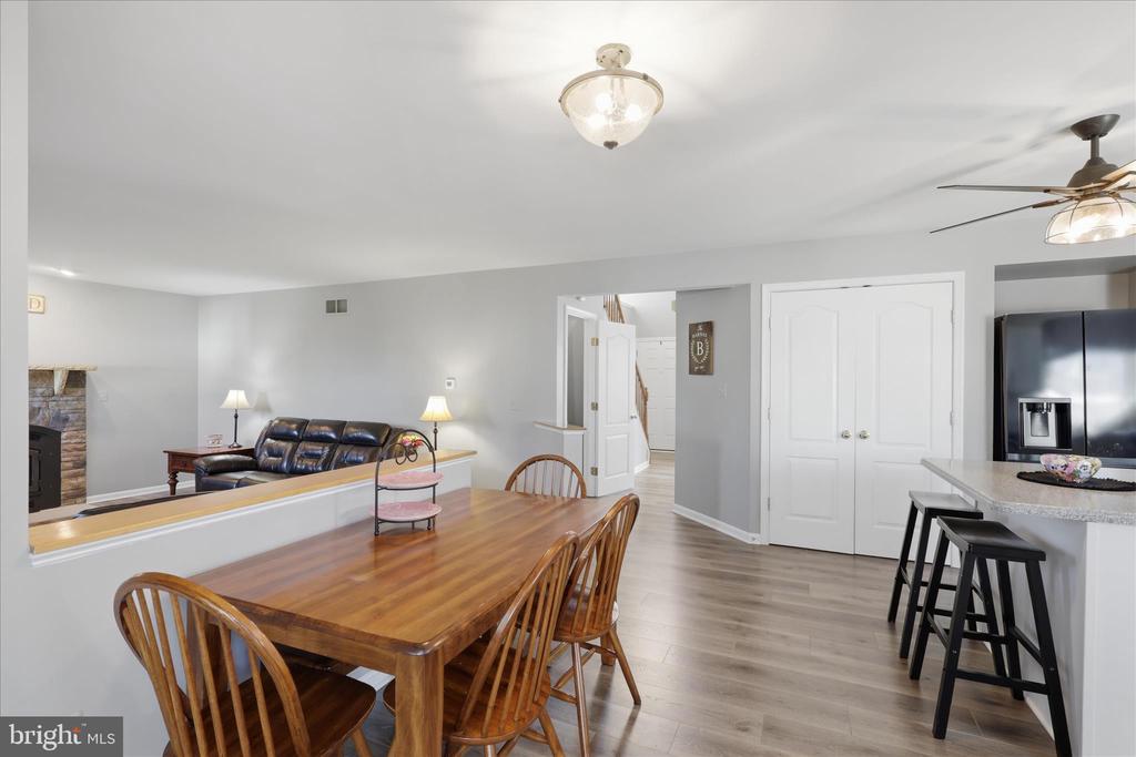 1410 SUMMER SWEET LANE