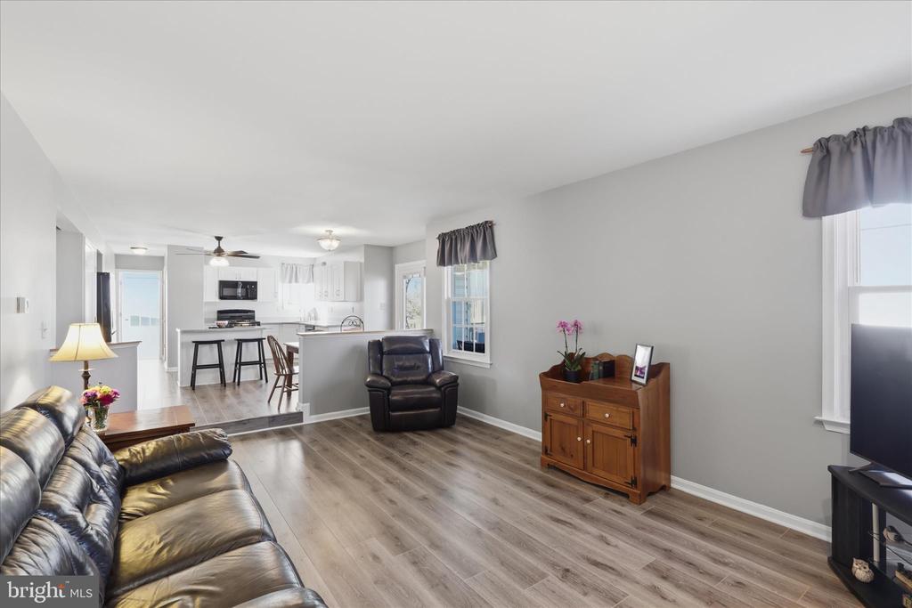 1410 SUMMER SWEET LANE