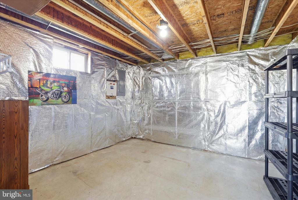 1410 SUMMER SWEET LANE