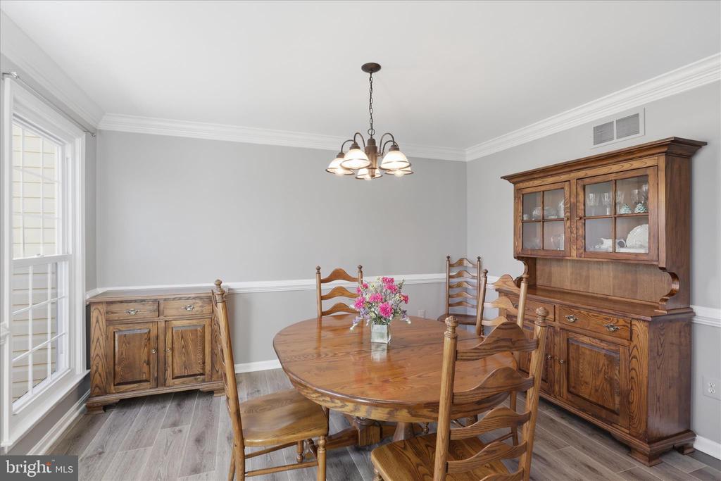 1410 SUMMER SWEET LANE