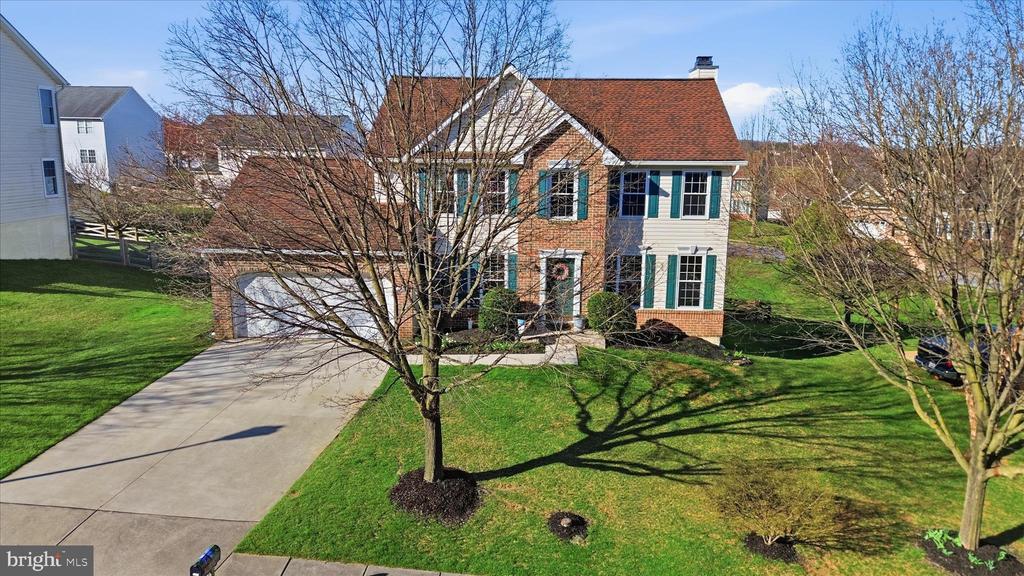 1410 SUMMER SWEET LANE