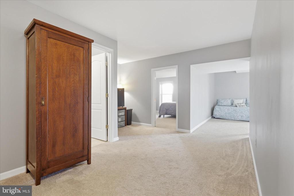 1410 SUMMER SWEET LANE