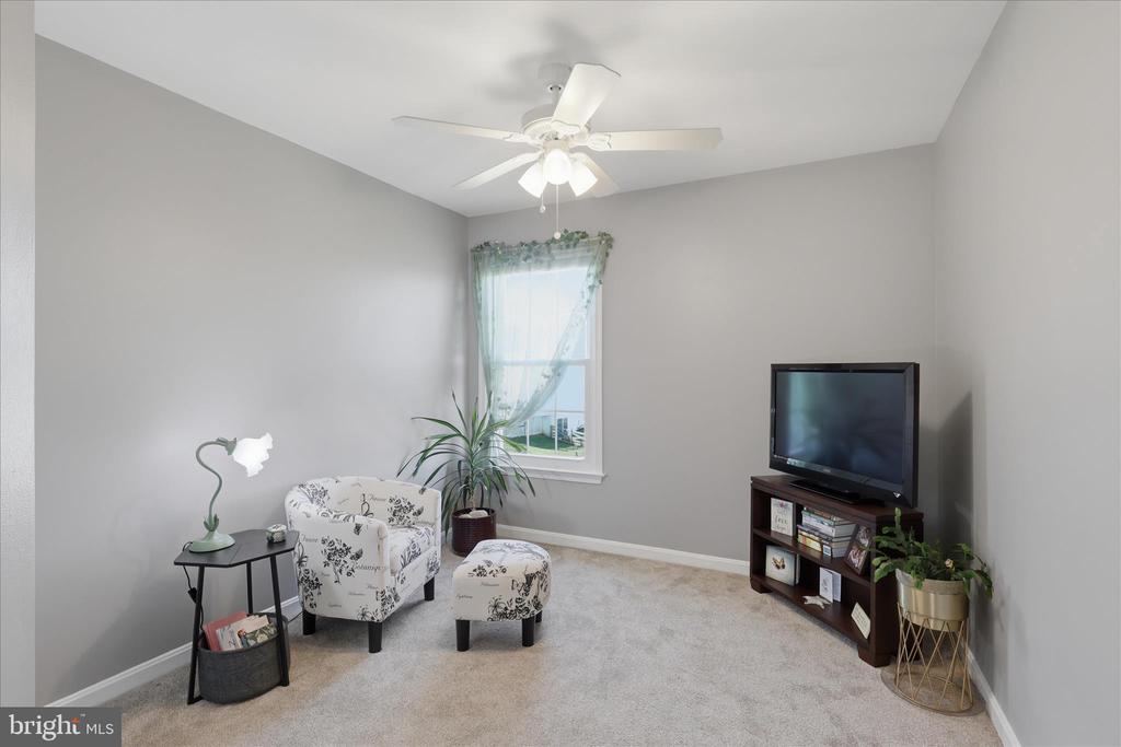 1410 SUMMER SWEET LANE