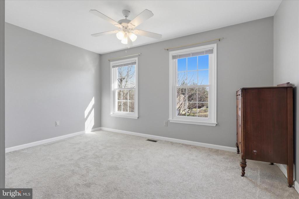 1410 SUMMER SWEET LANE