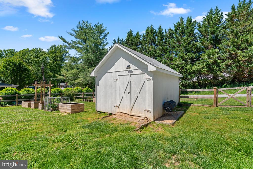 7546 WOODBINE ROAD