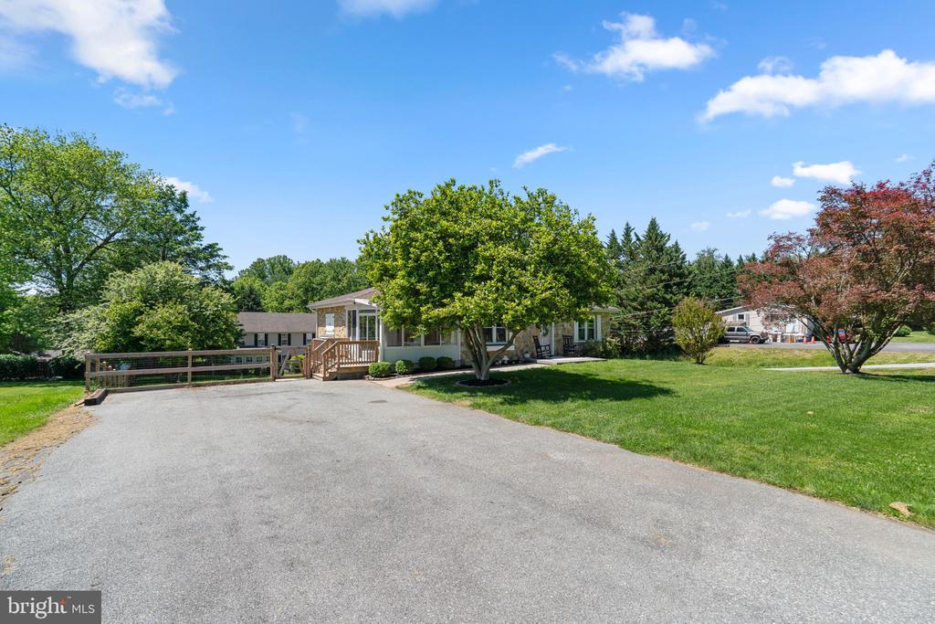 7546 WOODBINE ROAD