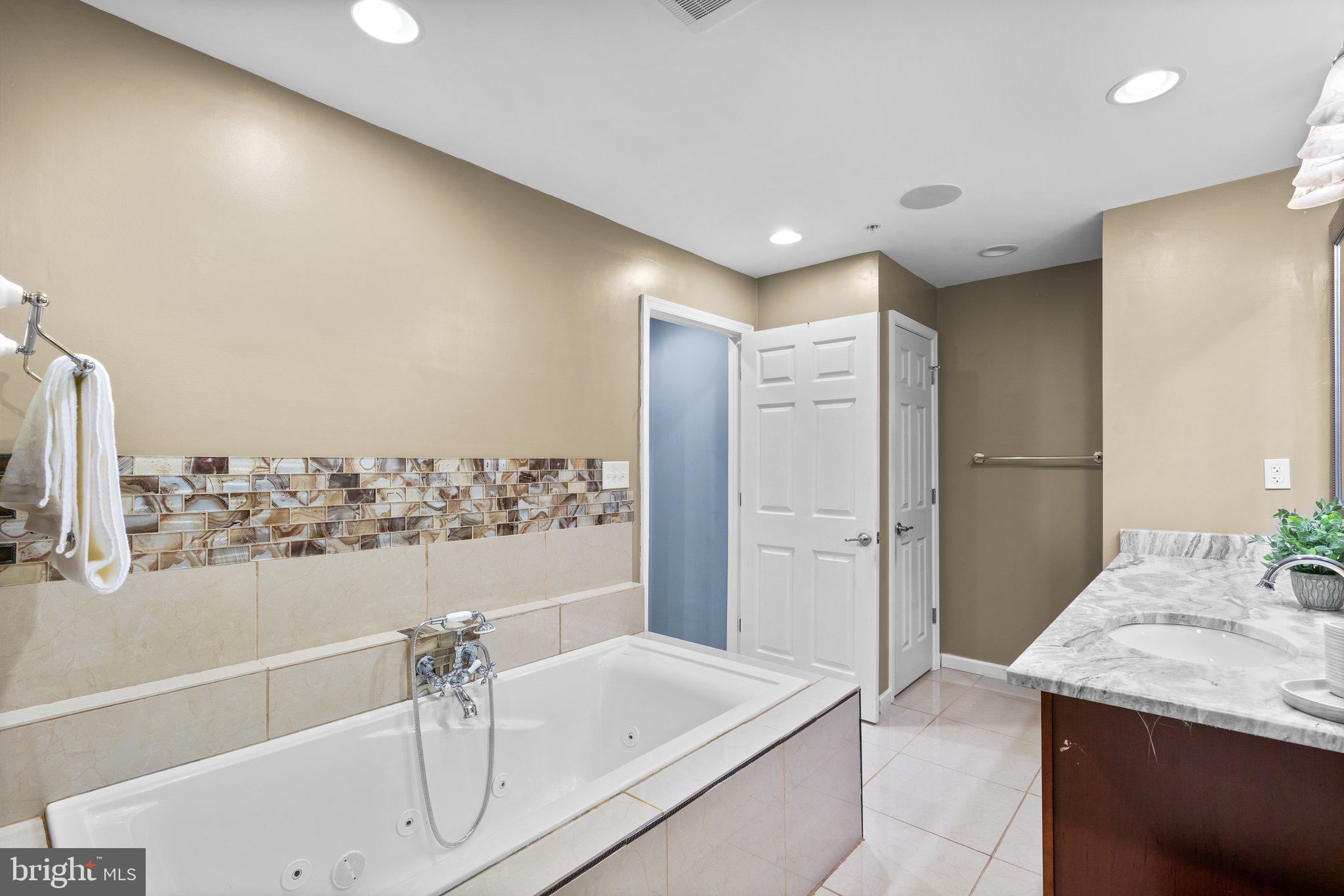 1108 Melissa Ct
