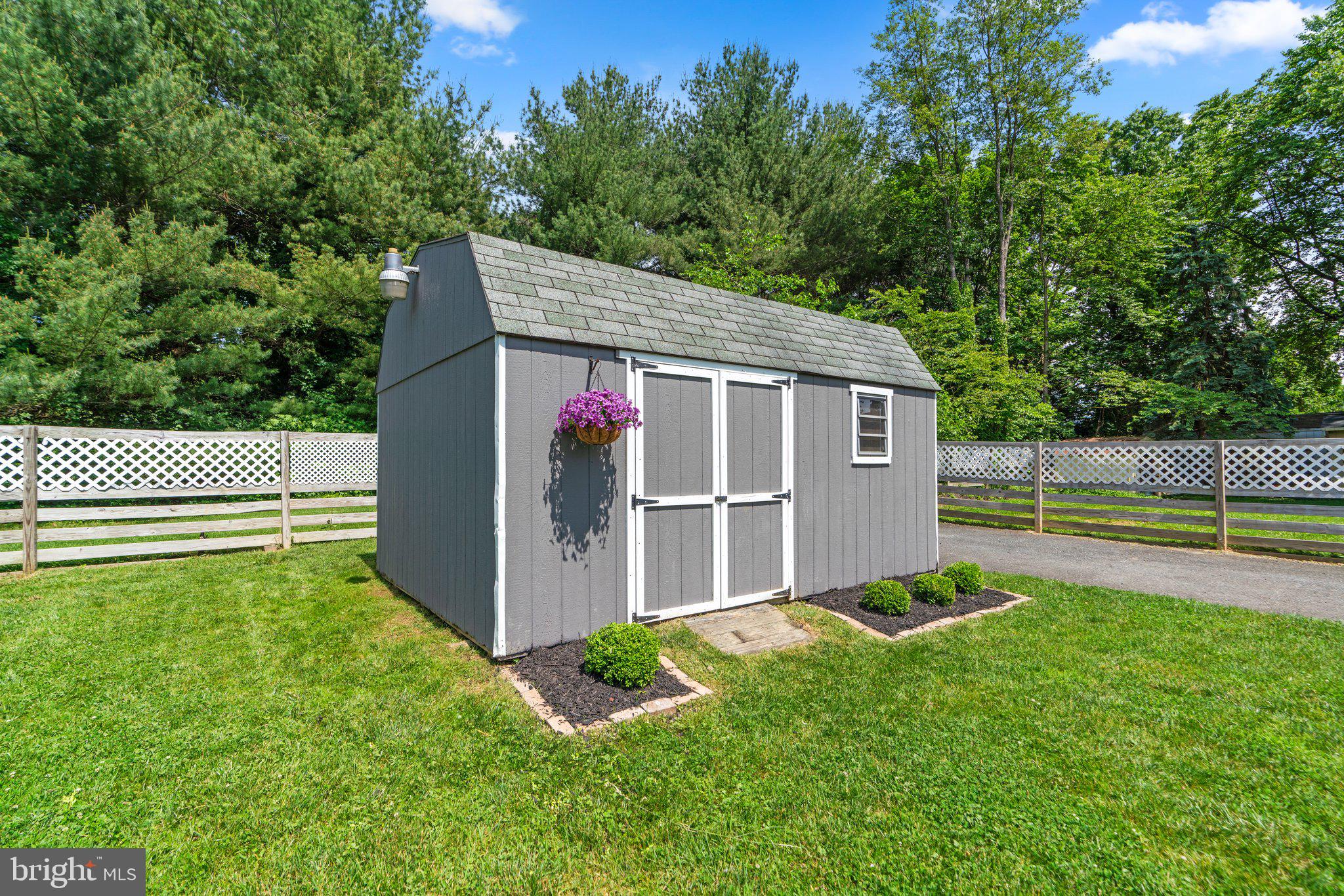 409 Dawn Ct