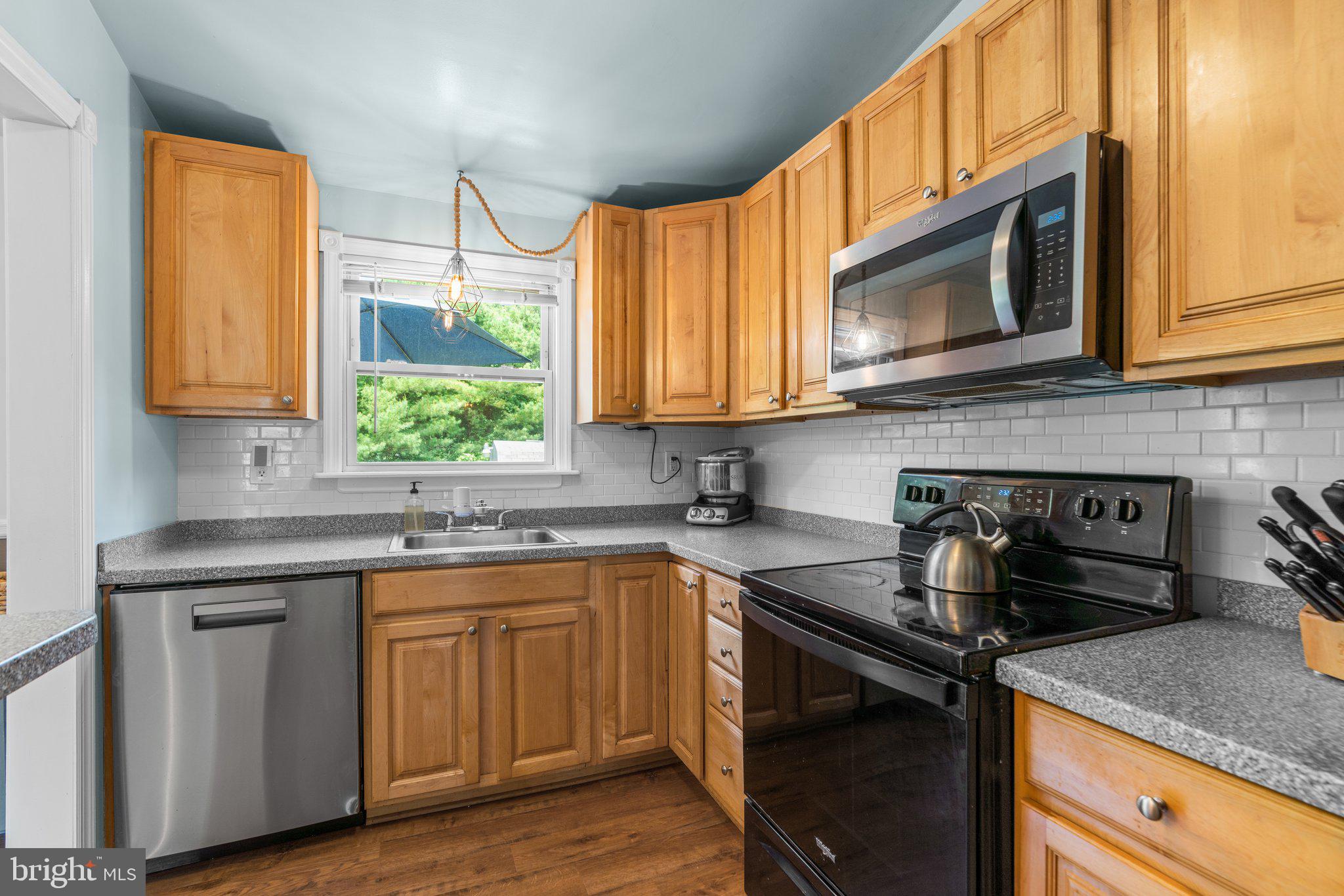 409 Dawn Ct