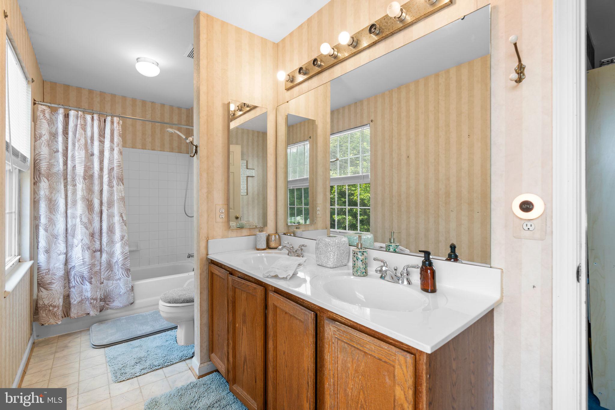 1404 Crystal Ridge Ct