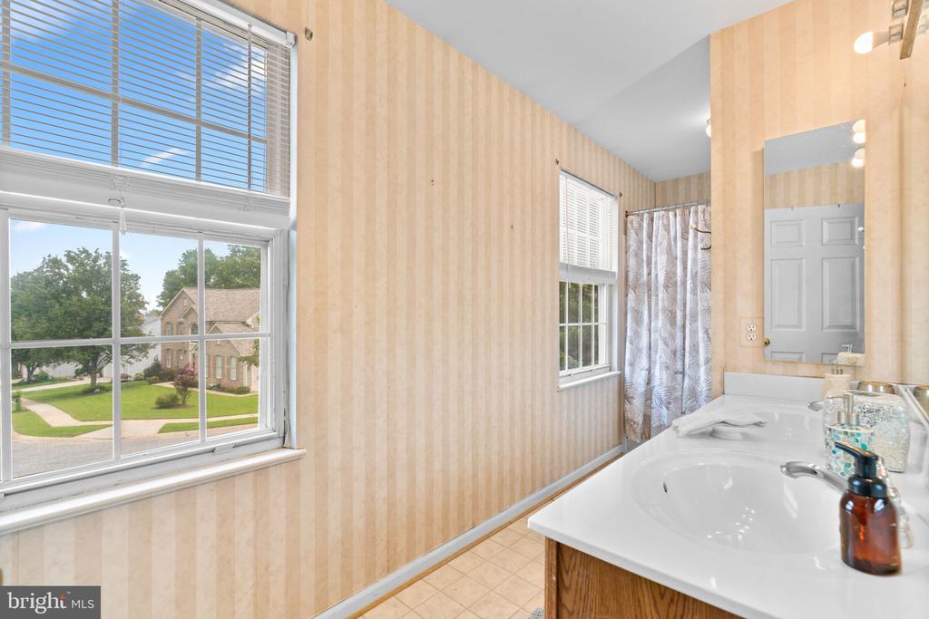 1404 Crystal Ridge Ct