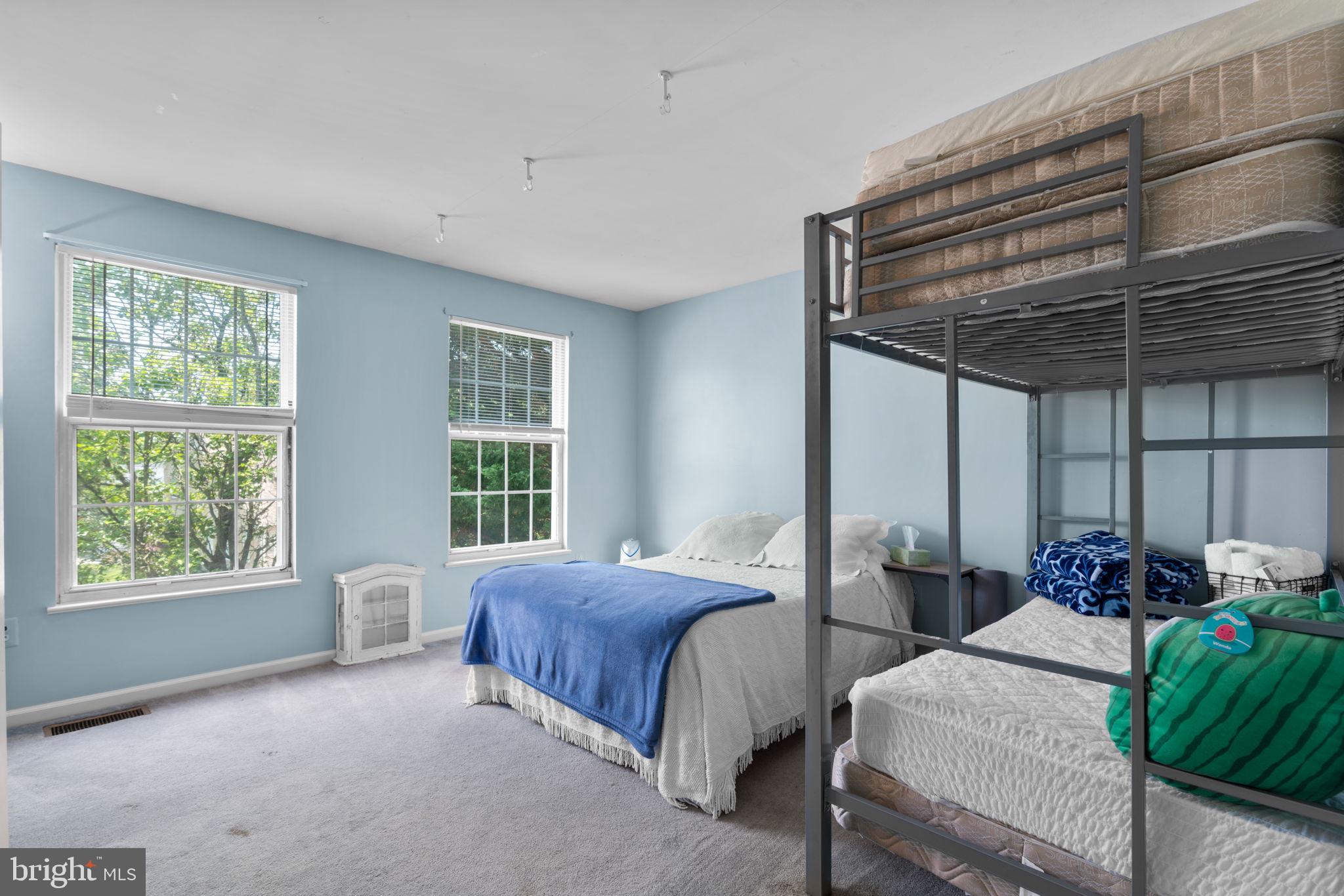 1404 Crystal Ridge Ct