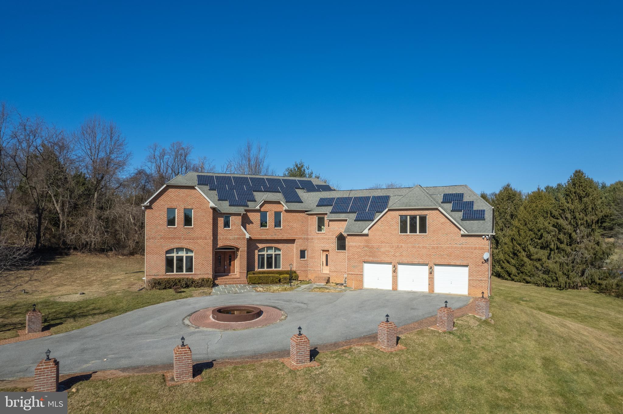 5901 Clifton Oaks Dr