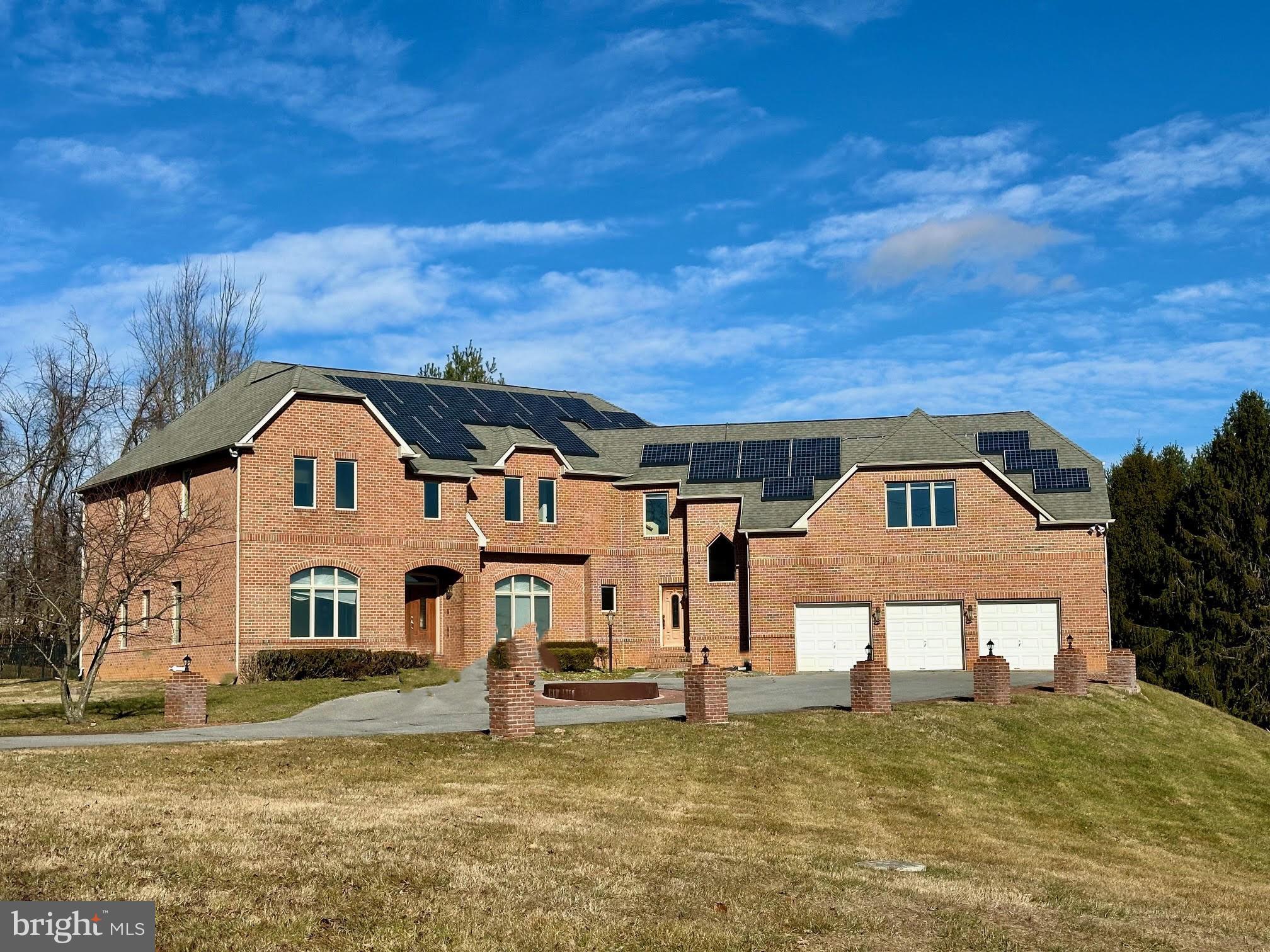 5901 Clifton Oaks Dr