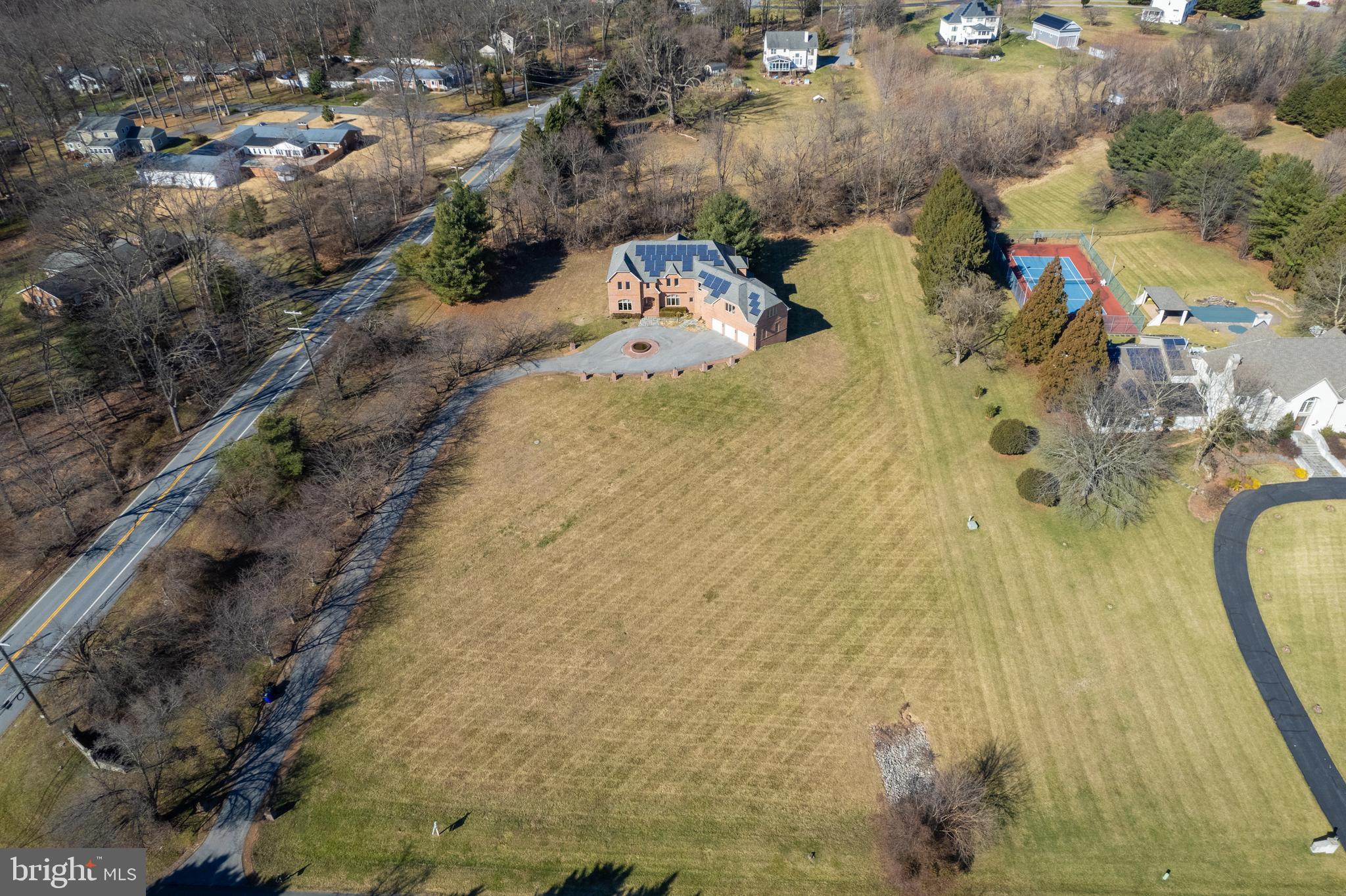 5901 Clifton Oaks Dr