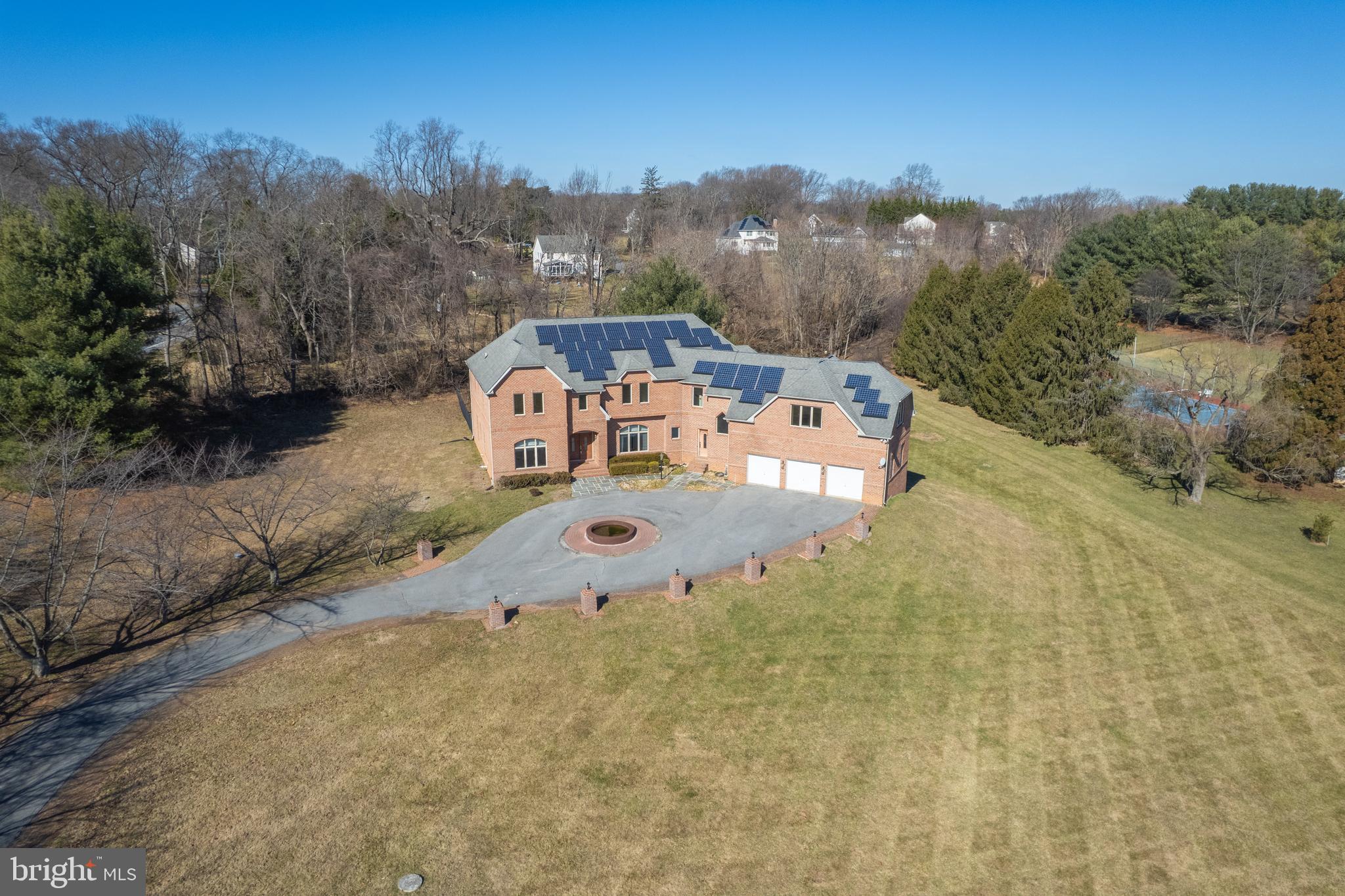 5901 Clifton Oaks Dr