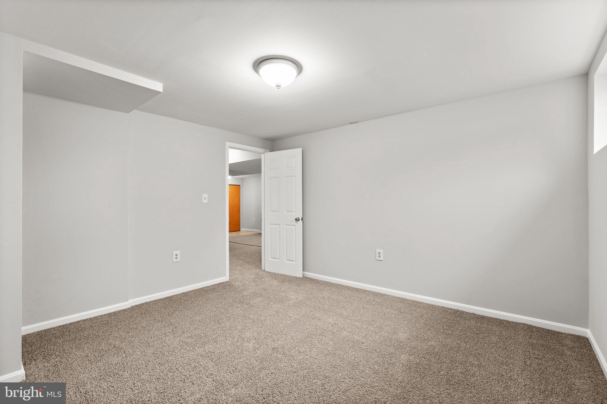 10206 Tanager Ln