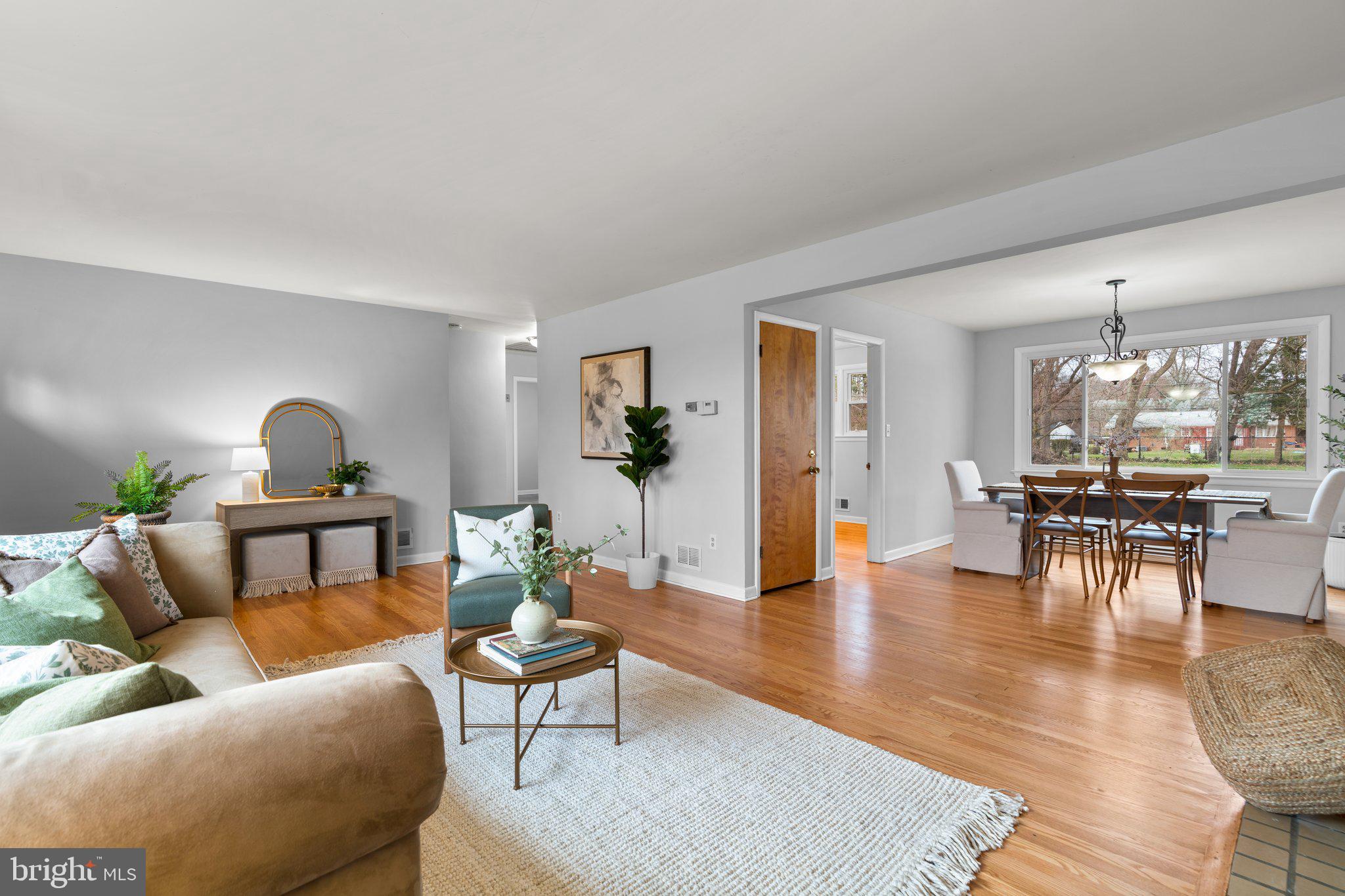 10206 Tanager Ln