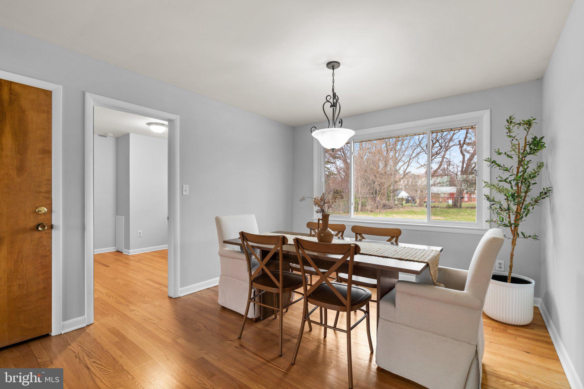 10206 Tanager Ln