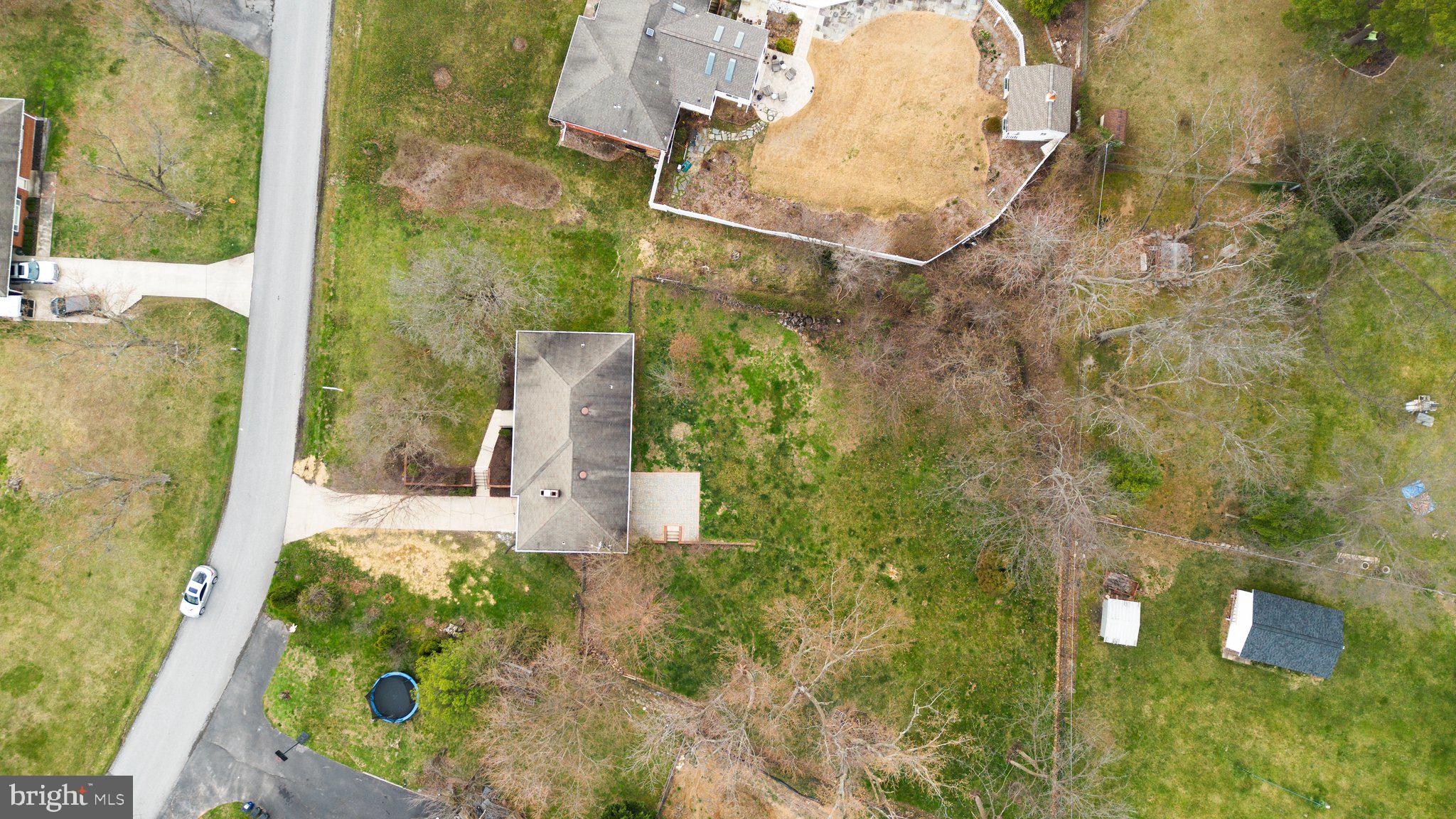 10206 Tanager Ln