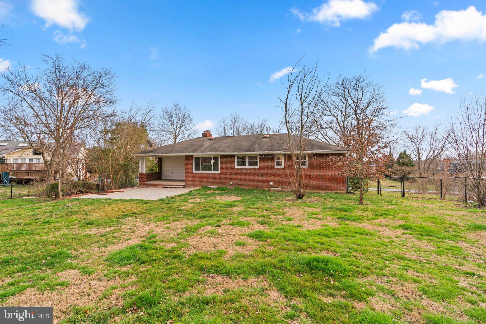 10206 Tanager Ln