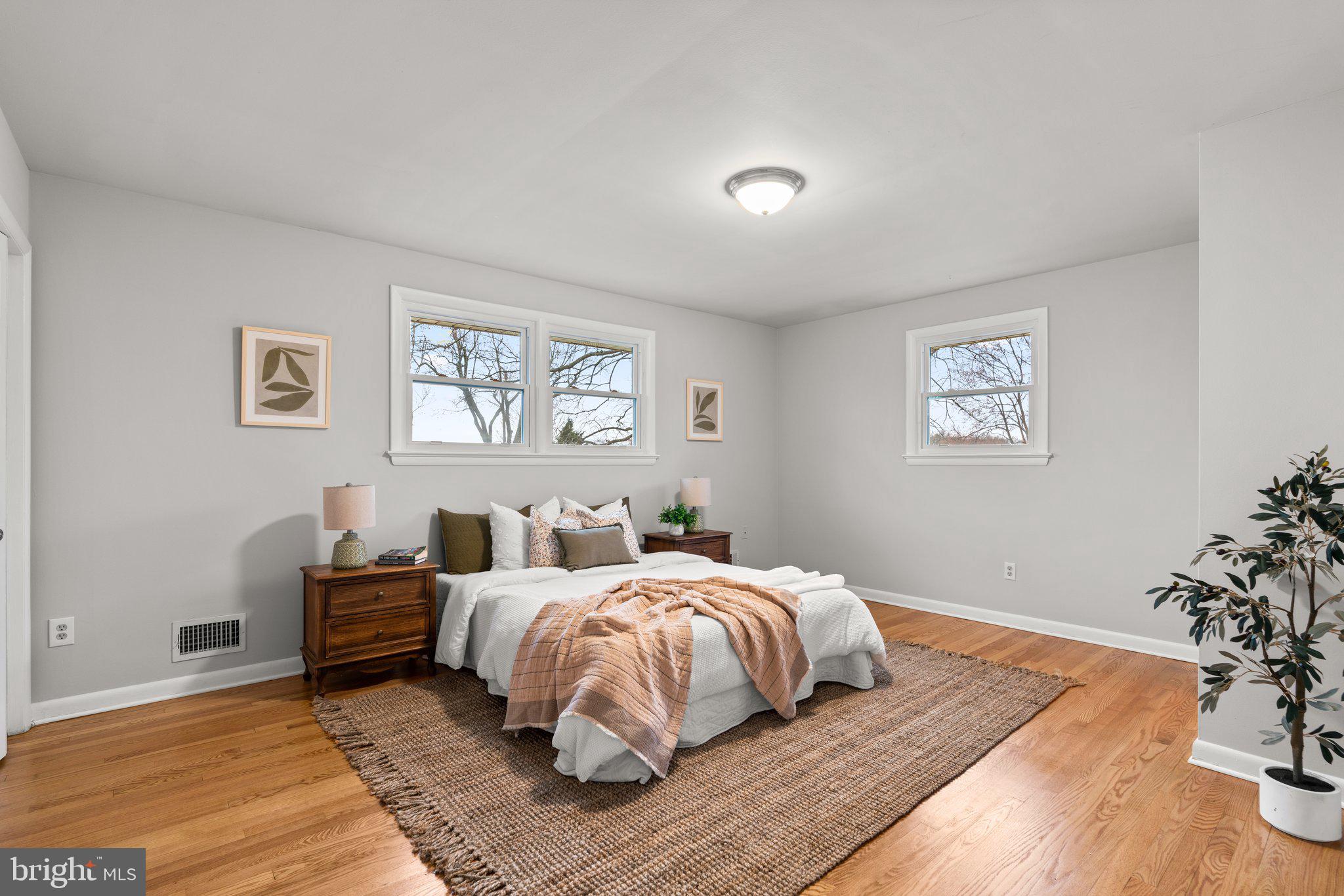 10206 Tanager Ln