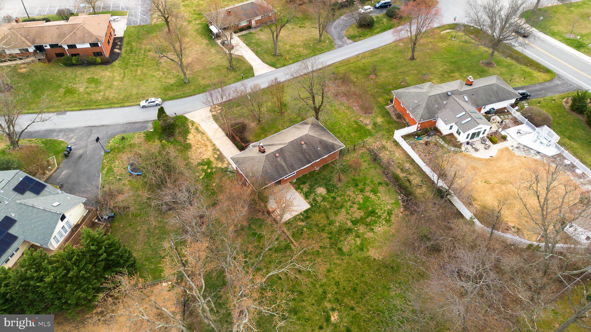 10206 Tanager Ln