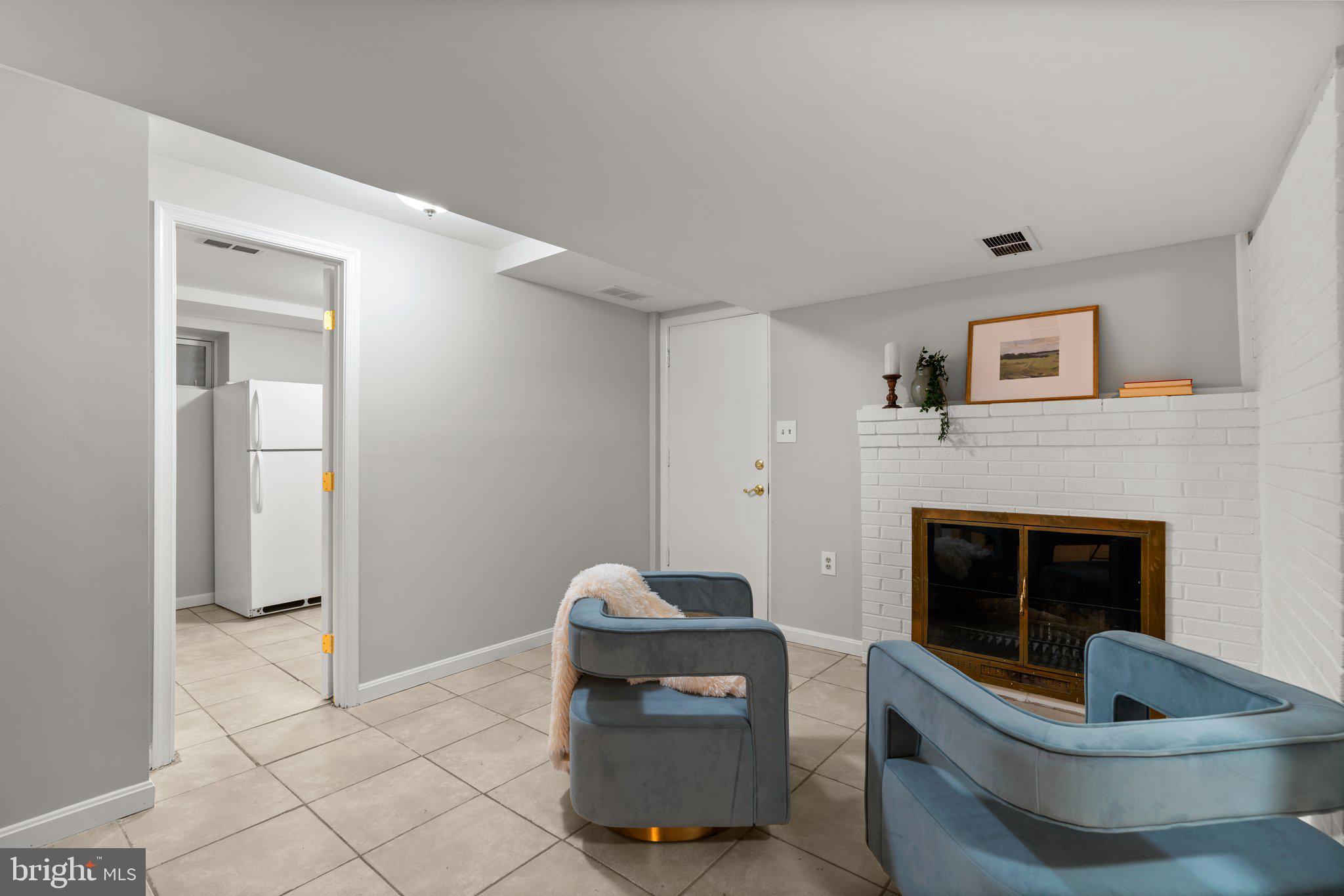 10206 Tanager Ln