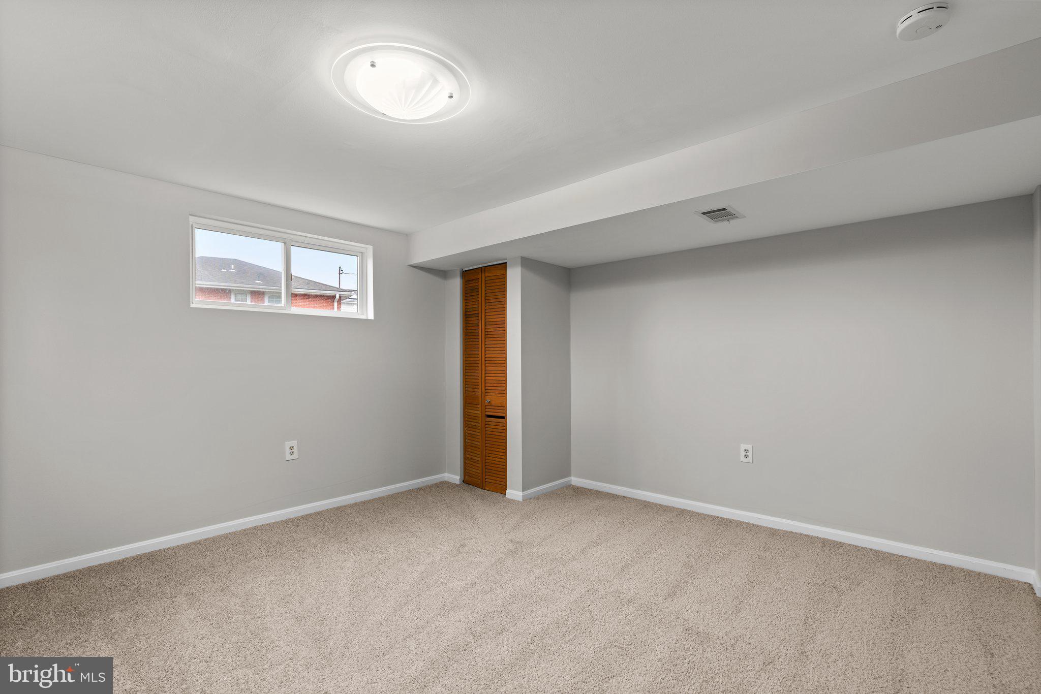 10206 Tanager Ln
