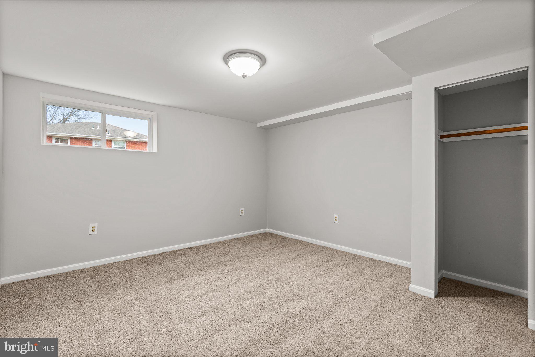 10206 Tanager Ln