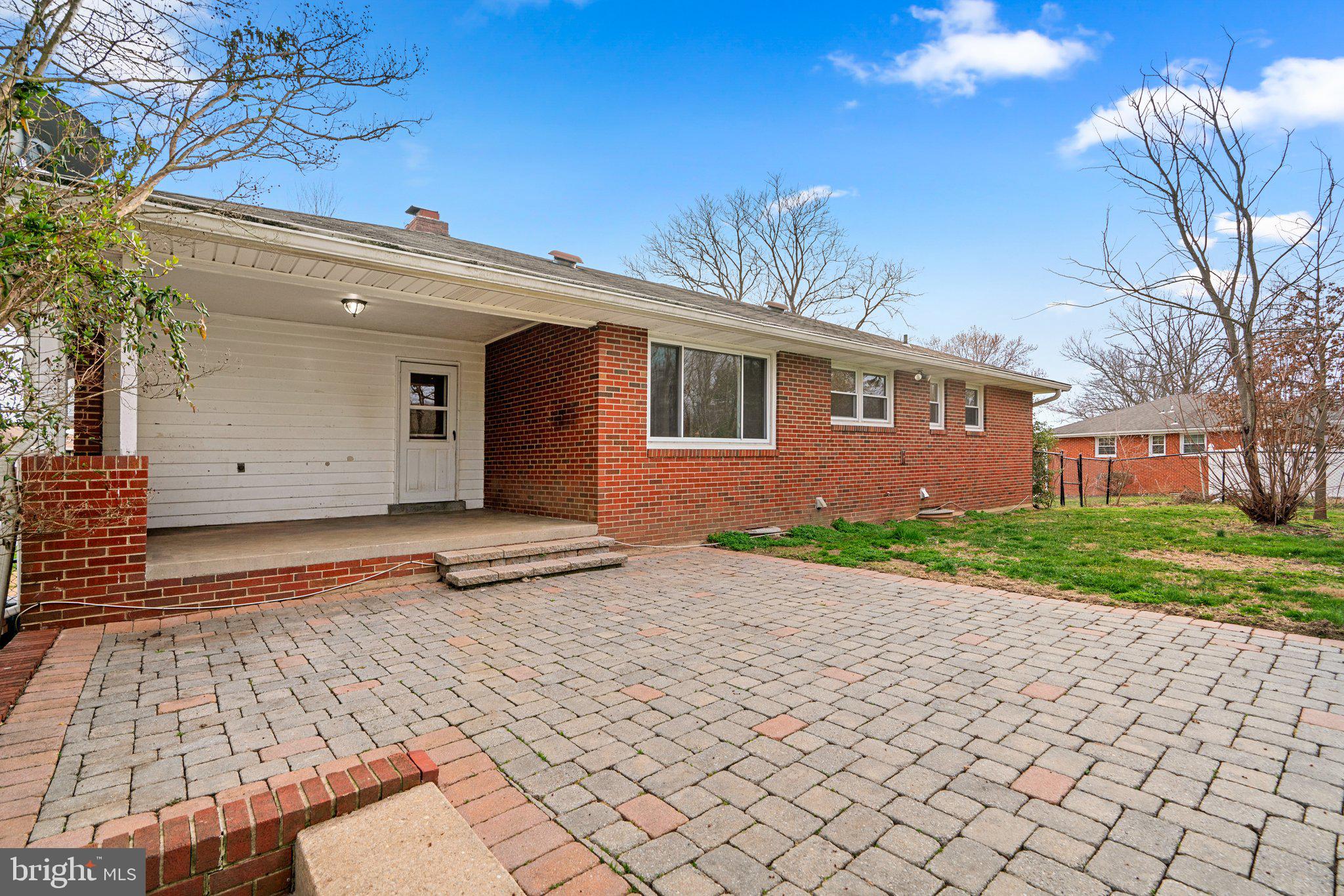 10206 Tanager Ln