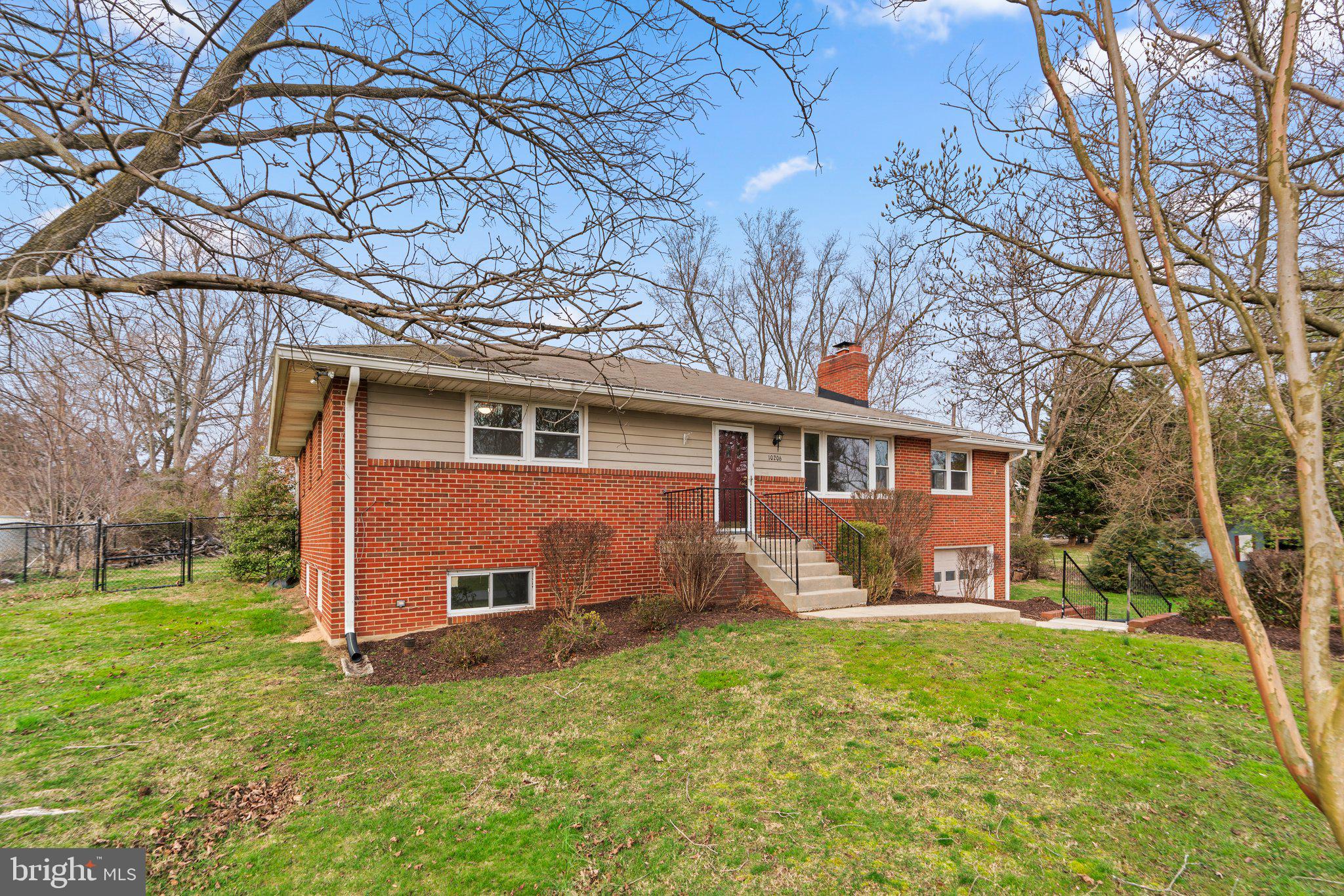 10206 Tanager Ln