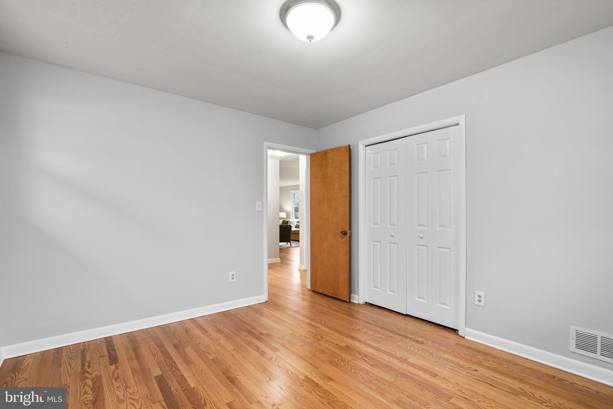 10206 Tanager Ln