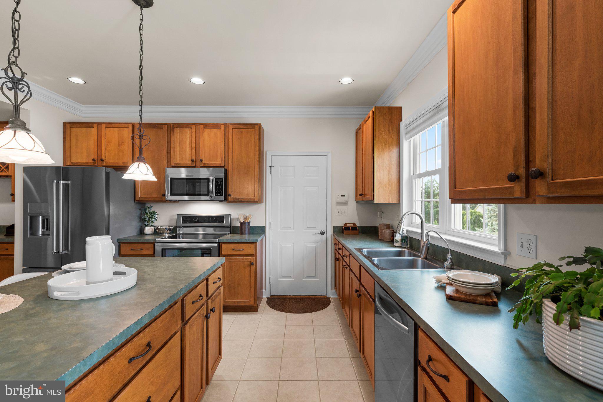 3010 Hobbs Rd
