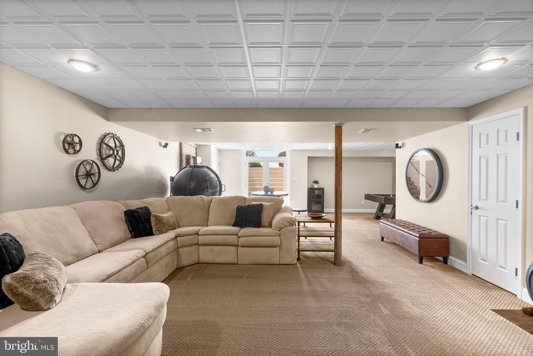 3010 Hobbs Rd