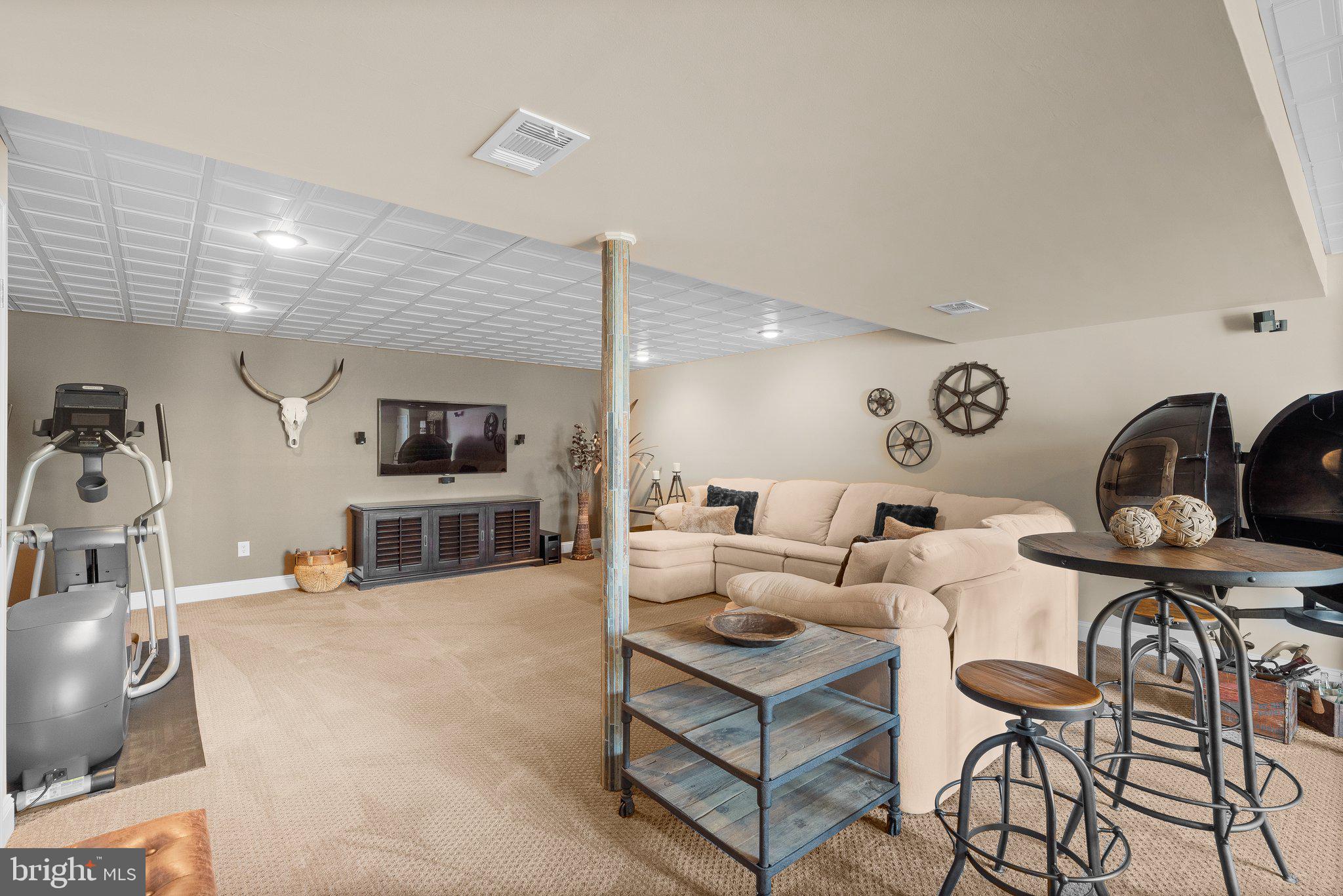 3010 Hobbs Rd