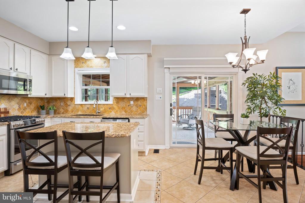 4467 Doncaster Dr