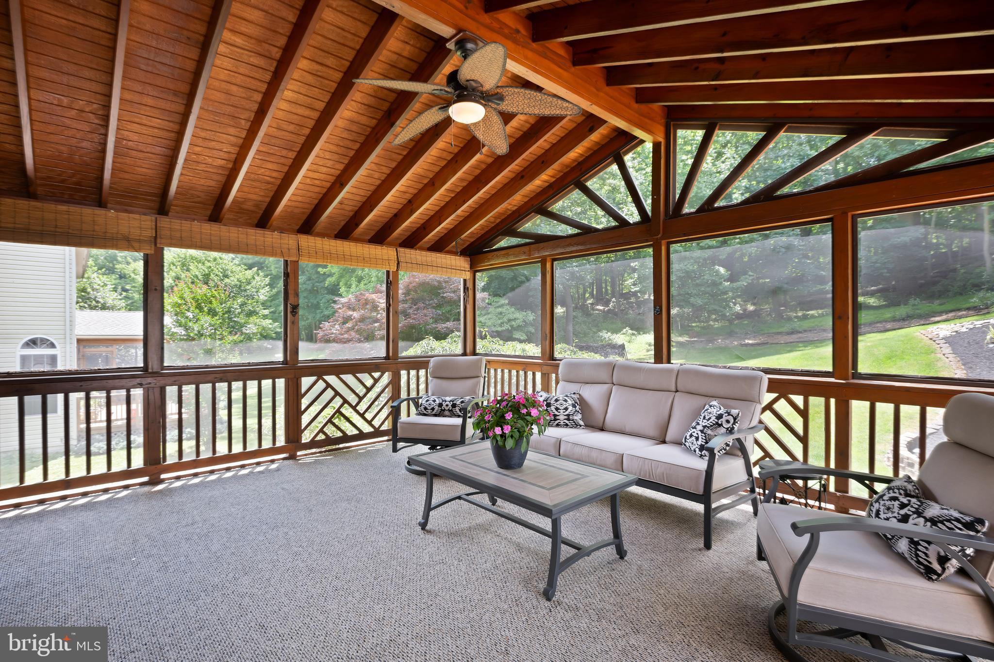 4467 Doncaster Dr